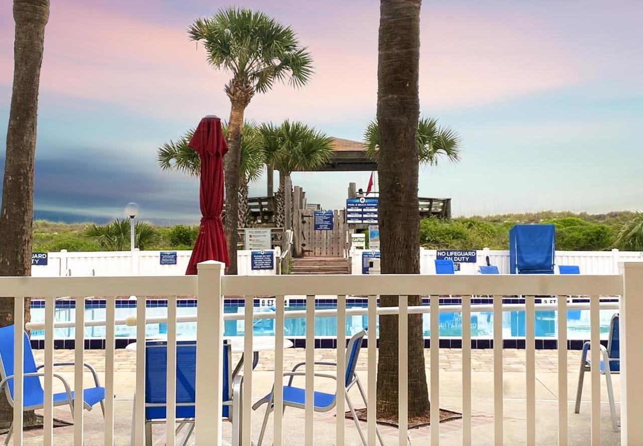 Guy Harvey Resort On Saint Augustine Beach Exterior photo