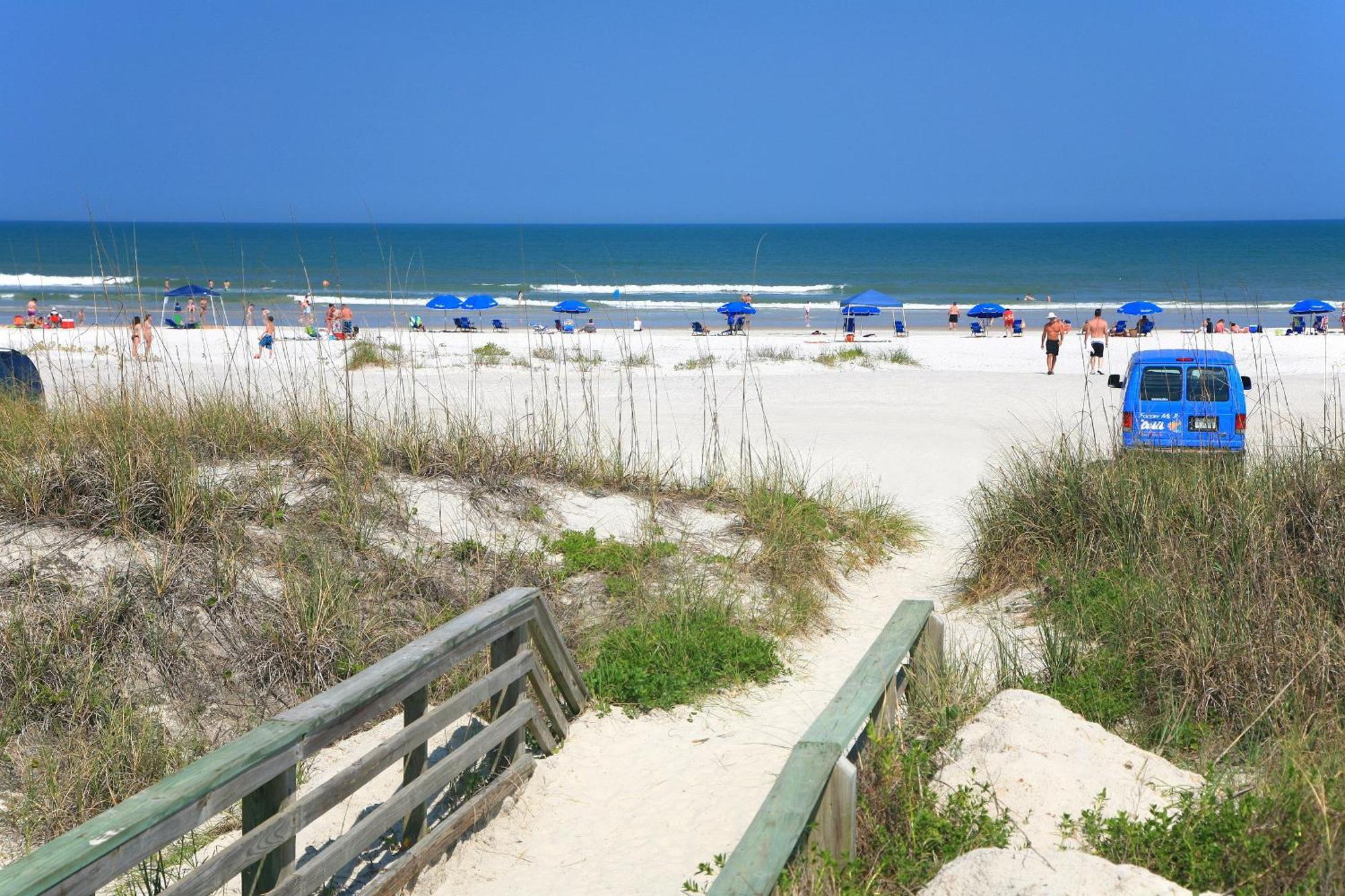 Guy Harvey Resort On Saint Augustine Beach Exterior photo