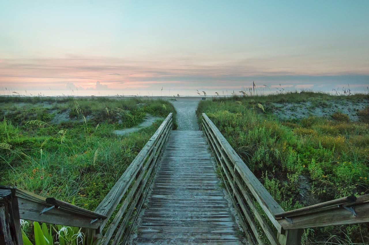 Guy Harvey Resort On Saint Augustine Beach Exterior photo