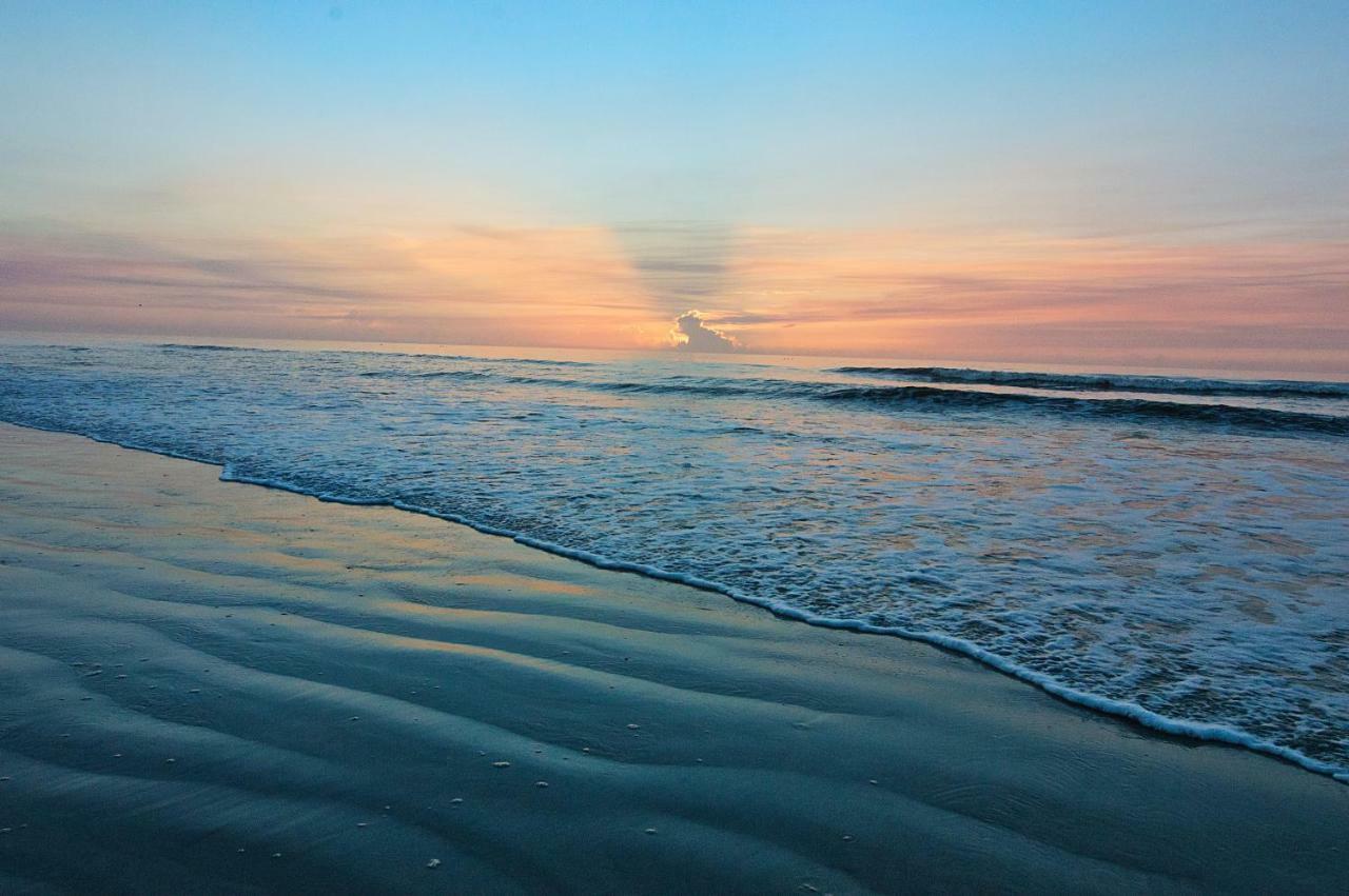 Guy Harvey Resort On Saint Augustine Beach Exterior photo