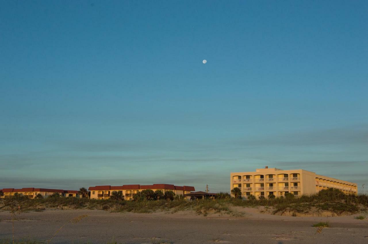 Guy Harvey Resort On Saint Augustine Beach Exterior photo